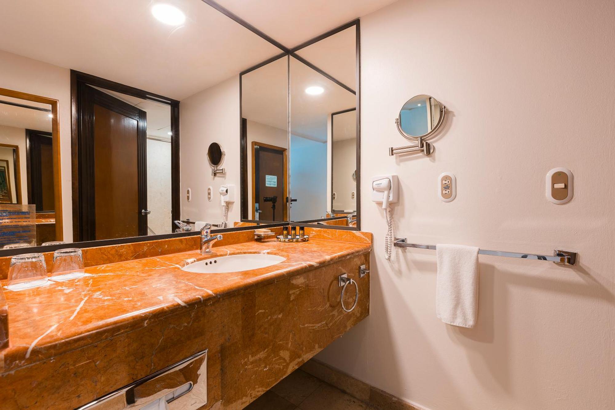 Azul Ixtapa Beach Resort All Inclusive&centro de convenciones Exterior foto