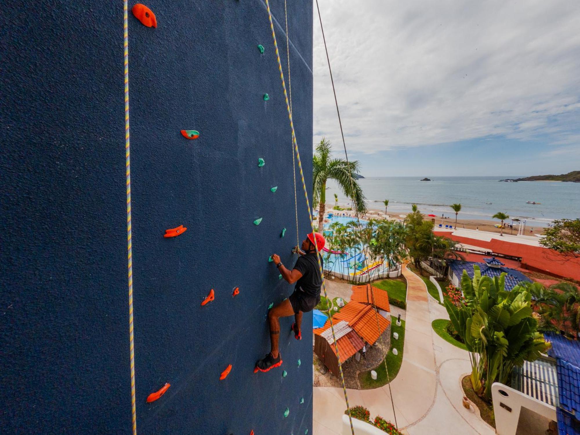 Azul Ixtapa Beach Resort All Inclusive&centro de convenciones Exterior foto